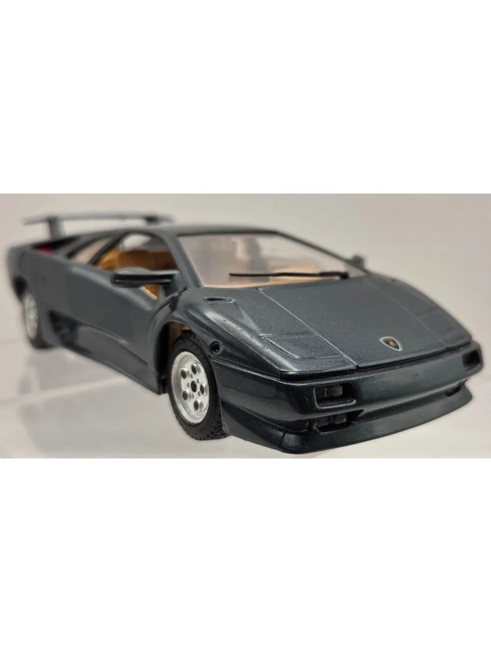 Bburago Lamborghini Diablo 1990 1:24 Diecast Model Car Made in Italy